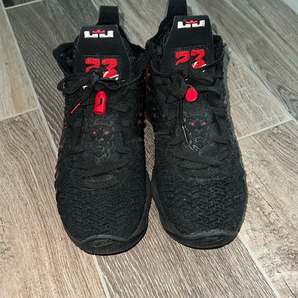 Jordan Other - EUC LeBron’s Blk Red 6Y